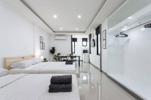 P4 Silom Large 2beds full kitchen WIFI 4-6pax Room Type - Studio Apartment
