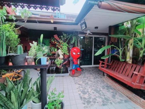 Ruenthip Homestay - Tap to explore photos