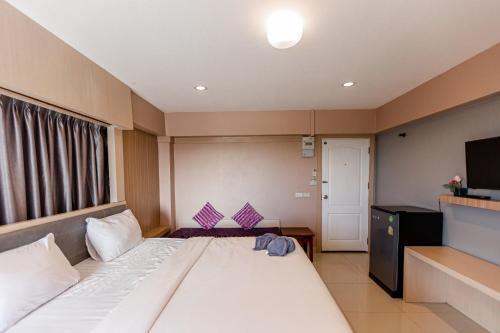 Latin Garden Hotel Room Type - Deluxe Room