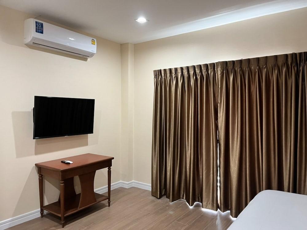 Anwari Hotel - Tap to explore photos