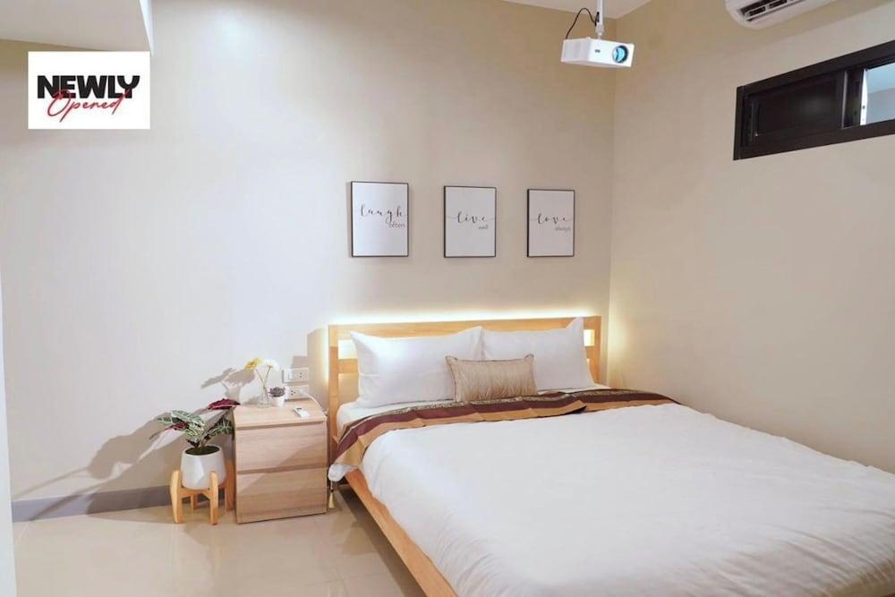 BnB98 Silom Hotel Room Type - Standard Double Room