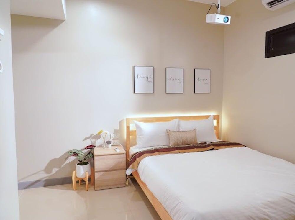 BnB98 Silom Hotel Room Type - Standard Double Room