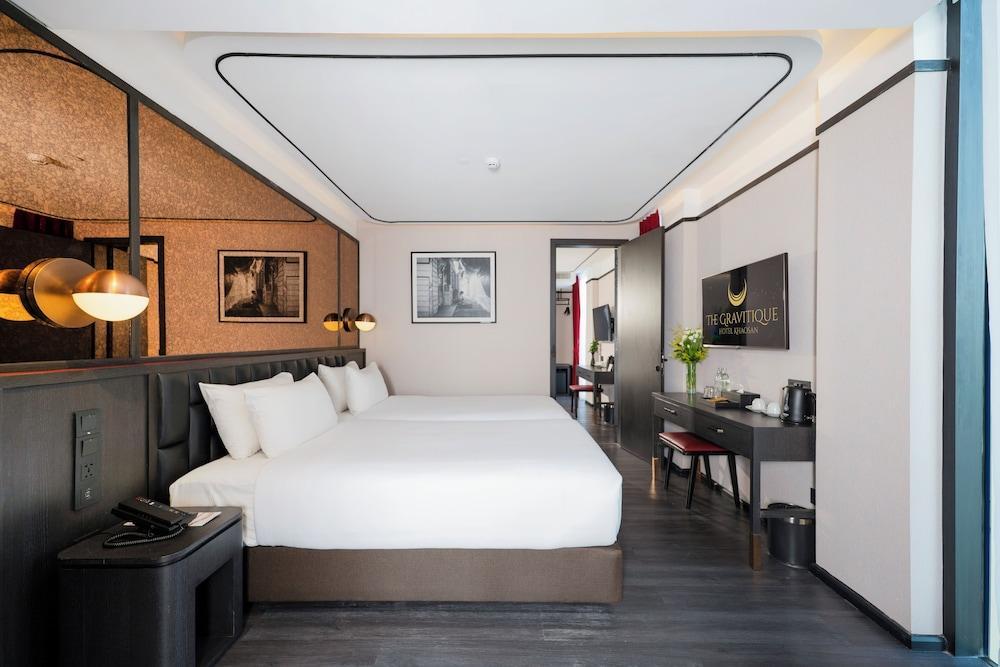 The Gravitique Hotel Khaosan Room Type - Premier Room