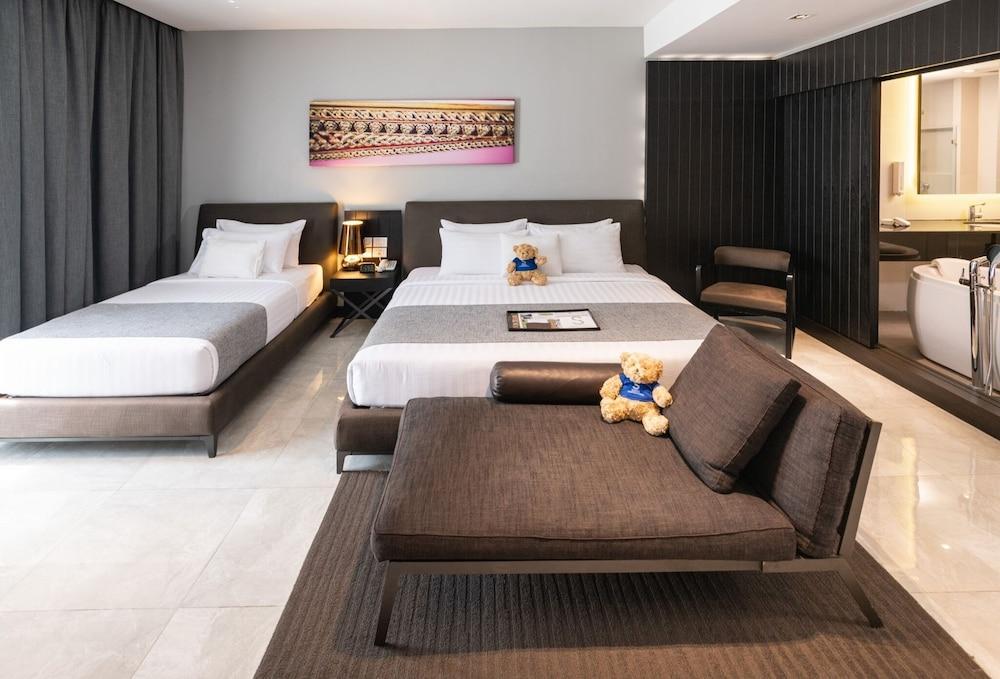 S Ratchada Leisure Hotel - Tap to explore photos