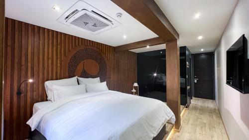 The Nhorm Hotel Ratchada Room Type - Deluxe Room