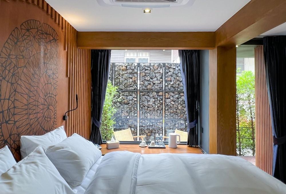 The Nhorm Hotel Ratchada Room Type - Deluxe Double Room with Balcony