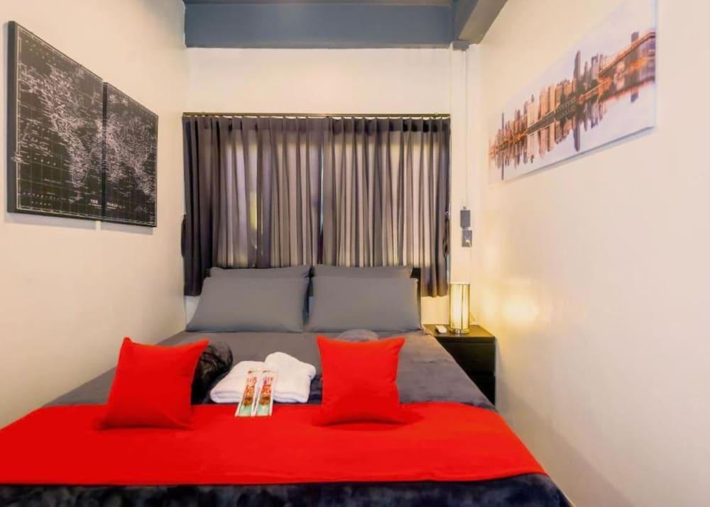 Episode 11 Hostel Sukhumvit Room Type - Superior Double Room