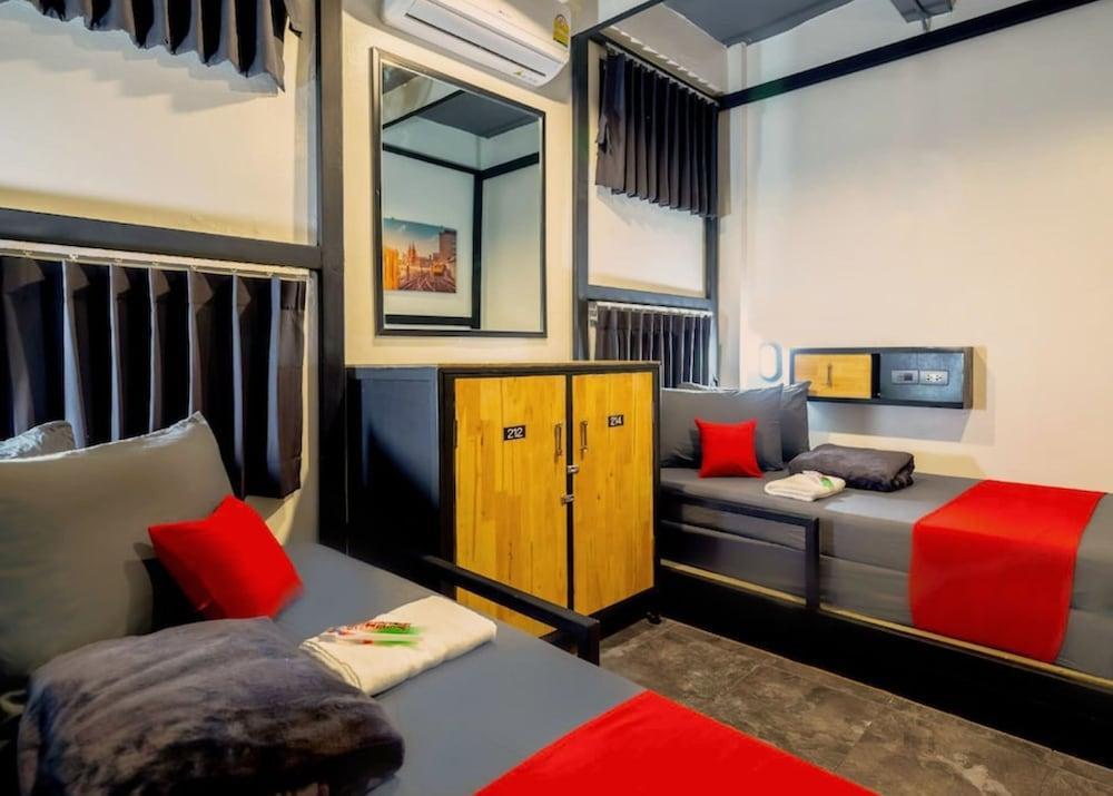 Episode 11 Hostel Sukhumvit Room Type - Economy Twin Room
