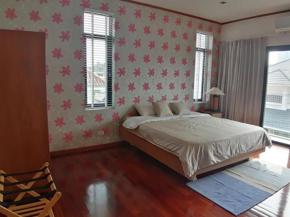 AP House Room Type - Deluxe Double Room, City View