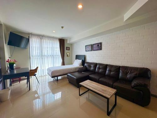 BB House Khlong Tan บีบีเฮ้าส์ คลองตัน - Tap to explore photos