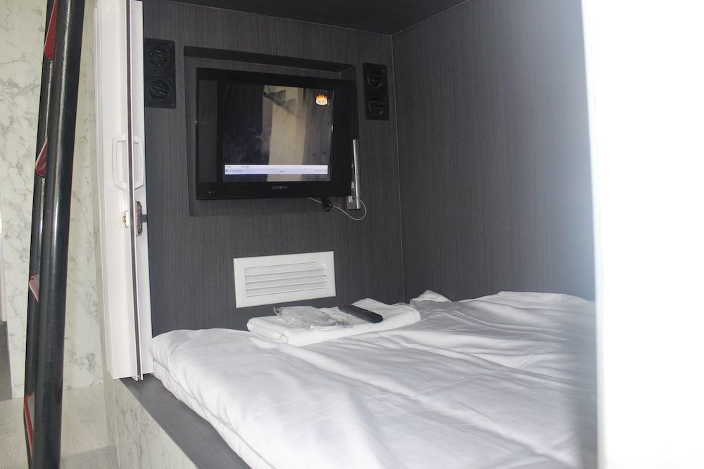 H-District Boutique Poshotel Room Type - Comfort Shared Dormitory H-District Boutique Poshotel Room Type - Comfort Shared Dormitory