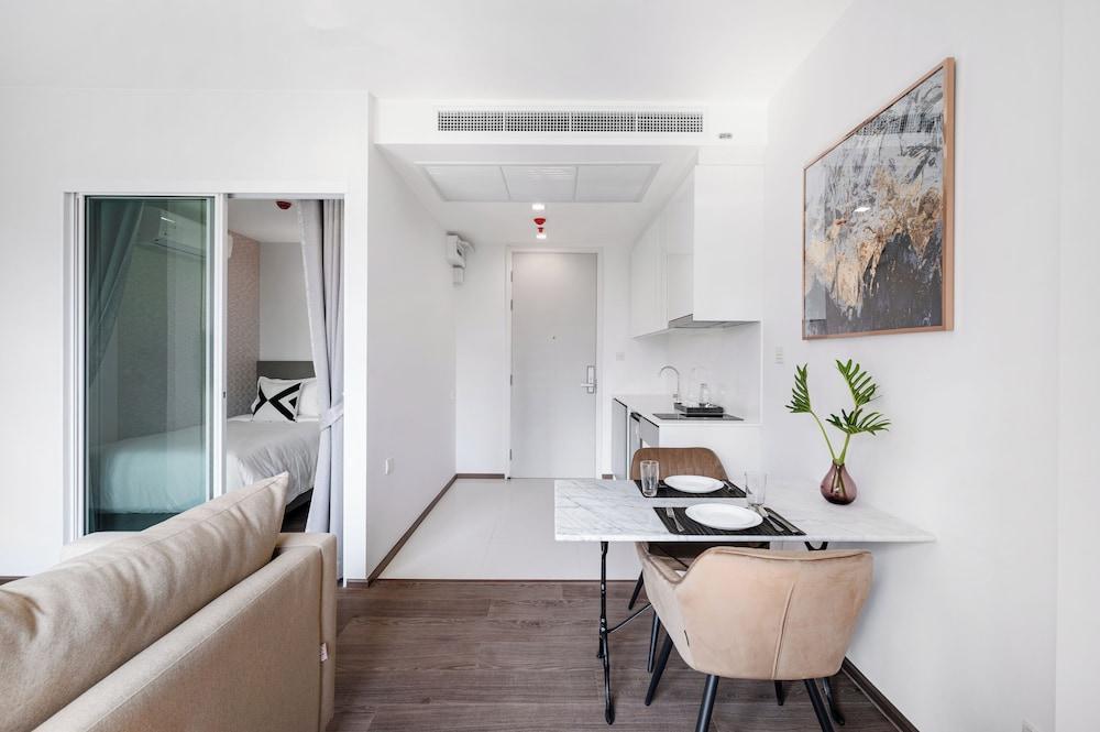 The Rich Residences Sukhumvit Nana - Tap to explore photos