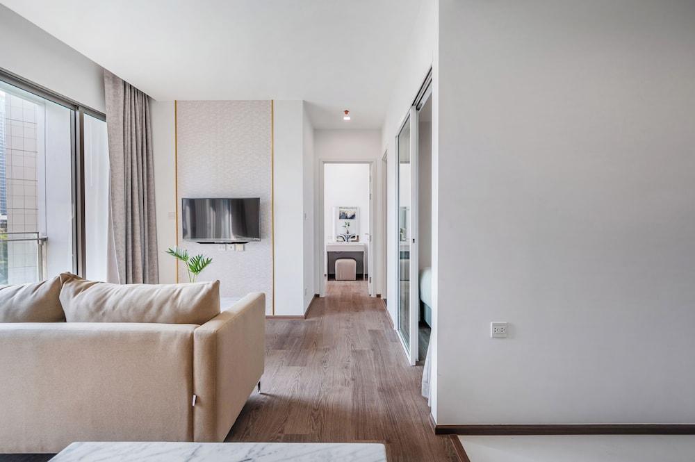 The Rich Residences Sukhumvit Nana - Tap to explore photos