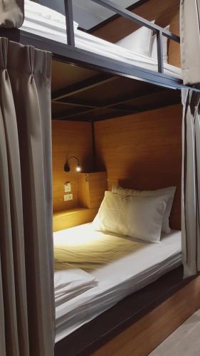Bangpho Story Room Type - Bed in 8-Bed Mixed Dormitory Room