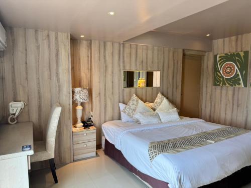 Condo Minium Patong Phuket Room Type - Family Room with Sea View