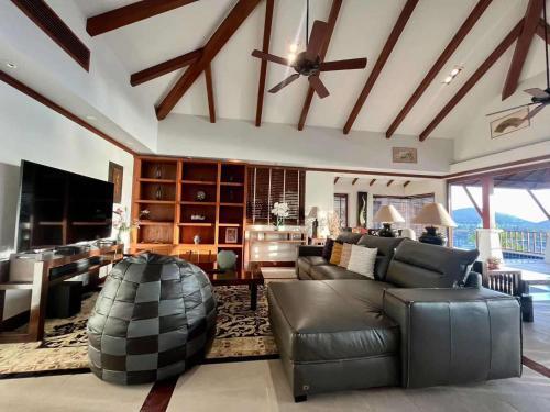 Patong Seaview Luxury Villa Penda - Tap to explore photos