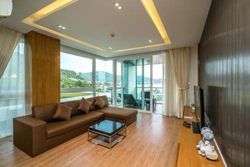 Sea view apartment at The Privilege by Lofty - Tap to explore photos
