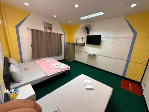 Miracle Gallery Hotel - Tap to explore photos