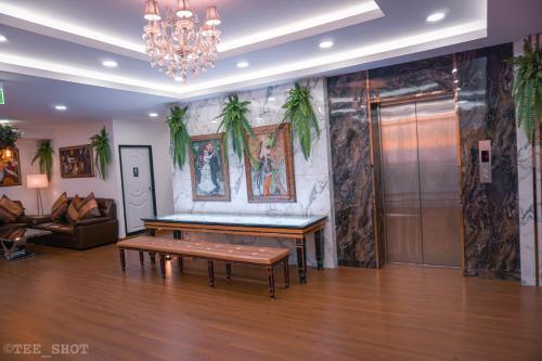 Siam Best Inn - Tap to explore photos