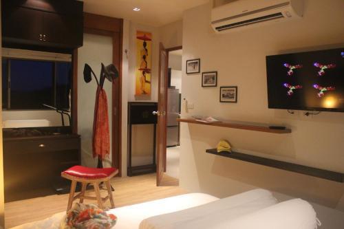 Top Floor, One-Bedroom Apartment - Tap to explore photos