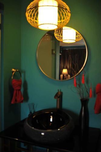 Caiyong Hometel & Cafe's Studio - Tap to explore photos
