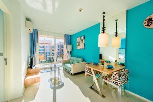 Atlantis Residence - Huge Saltwater Waterpark, Gym & Kids Playground - Free Parking - Tap to explore photos