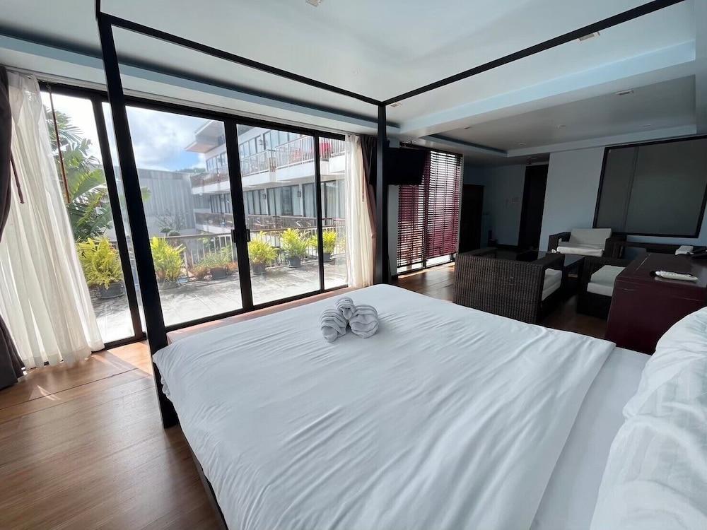Z&Z House Room Type - Deluxe Suite Room