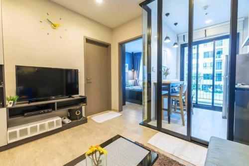 the base central pattaya seaview - Tap to explore photos