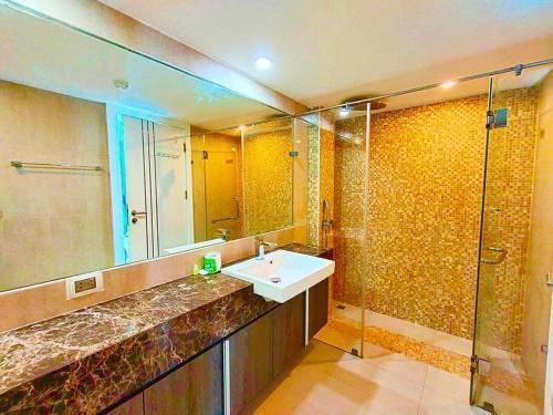 Centara Avenue Residence - Tap to explore photos