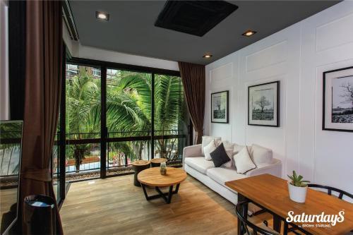 Saturdays Residence - 2 Bedrooms Service Apartment - Tap to explore photos