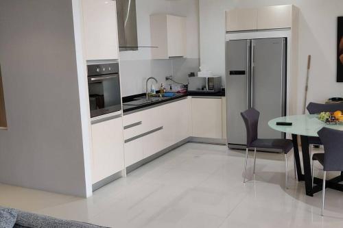 Sunset Plaza 2 bedrooms oceanview - Tap to explore photos
