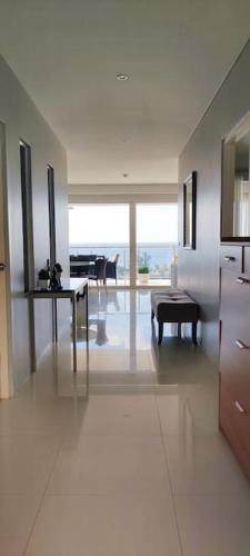 Sunset Plaza 2 bedrooms oceanview - Tap to explore photos