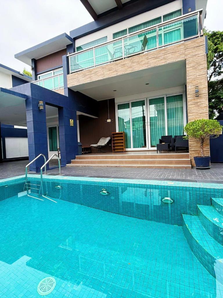 KW pool villa pattaya