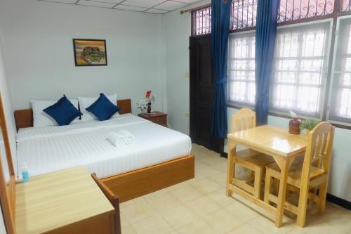 The Best House&Hostel Room Type - Deluxe Room (2 Adults + 1 Child)