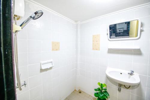 Happy Jomtien - Beachfront Room Type - Superior Queen Room