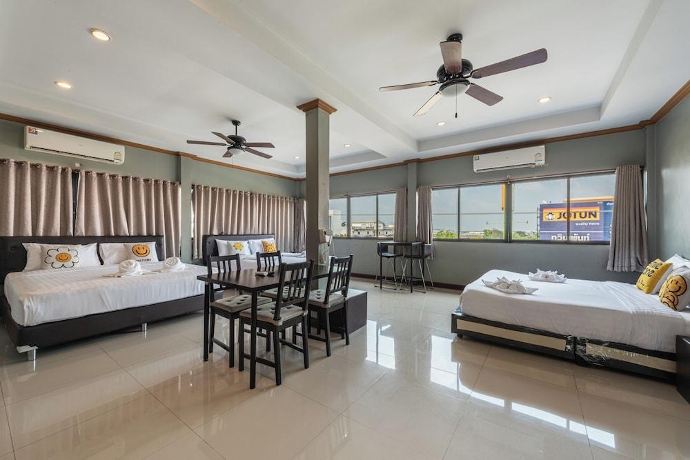 Bkk39 Airport hotel Room Type - Family Triple Room, Multiple Beds, Non Smoking Bkk39 Airport hotel Room Type - Family Triple Room, Multiple Beds, Non Smoking