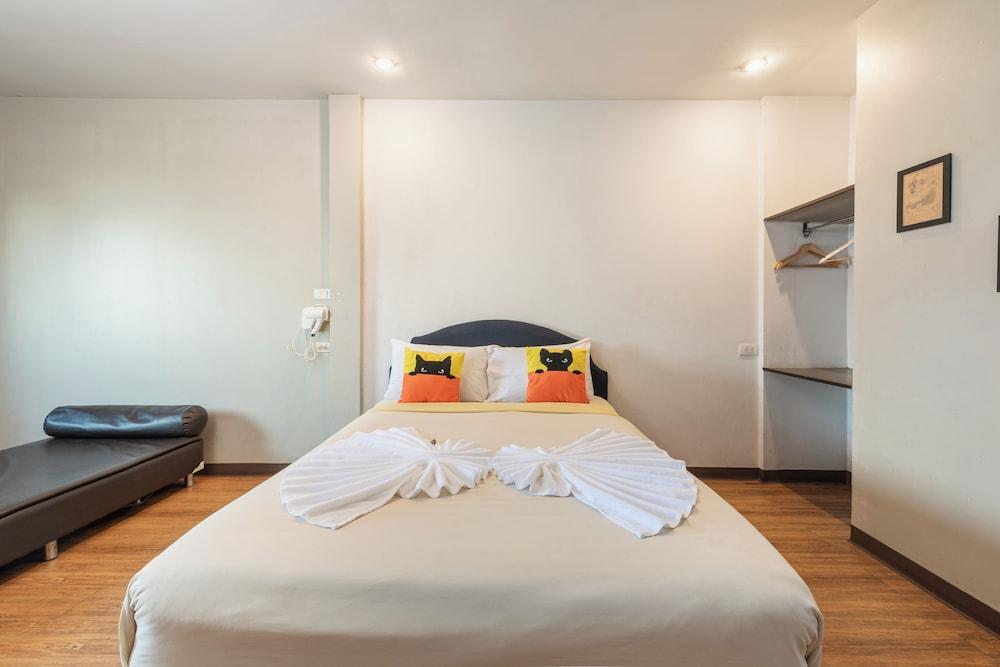 Bkk39 Airport hotel Room Type - Basic Triple Room, 1 King Bed with Sofa bed, Non Smoking Bkk39 Airport hotel Room Type - Basic Triple Room, 1 King Bed with Sofa bed, Non Smoking