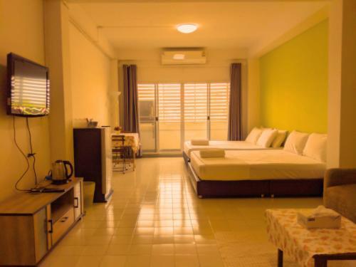 V Suvarnabhumi วี สุวรรณภูมิ Room Type - Triple Room with Balcony