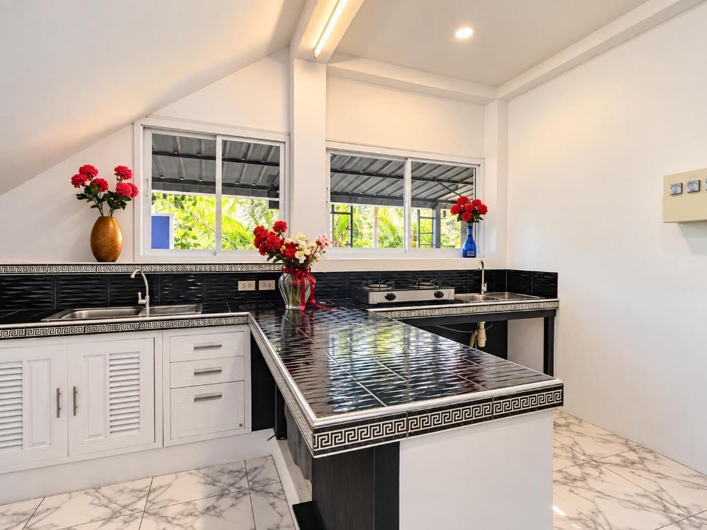 Spacious 8BR Private Pool Villa in Chalong - Tap to explore photos