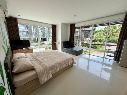 The CHU cafe / guesthouse Room Type - Studio Apartment with King Bed The CHU cafe / guesthouse Room Type - Studio Apartment with King Bed