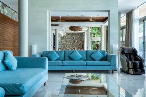 Villa Skyfall Thailand Phuket - Tap to explore photos