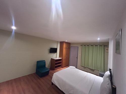 Green Paradise Room Type - Deluxe Room (2 Adults + 1 Child) Green Paradise Room Type - Deluxe Room (2 Adults + 1 Child)