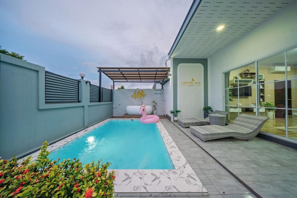 Lark Pool Villa Aonang Krabi Room Type - 1 Bedroom Pool Villa with Outdoor Jacuzzi