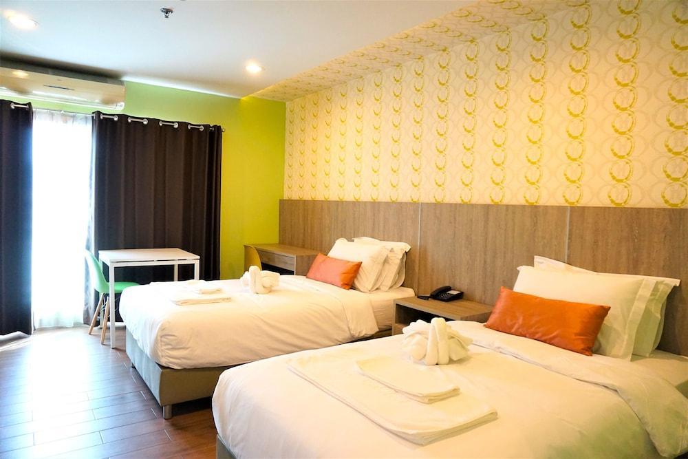 Nest n Rest Hotel Room Type - Standard Double Room, 1 King Bed, Non Smoking