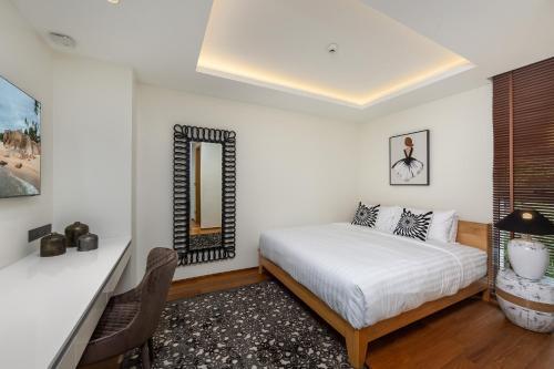 Beachfront Residences - Stunning Sea and Lake View - Tap to explore photos