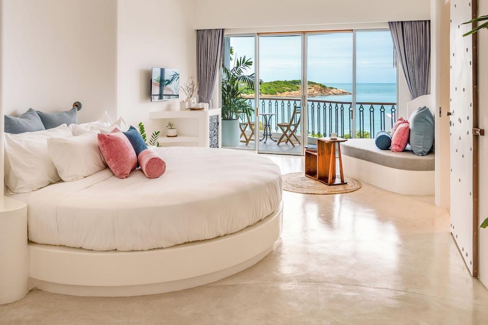 Ampersand Resort Room Type - Romantic Room