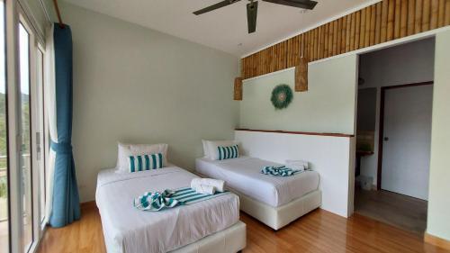8 Palm Villa - Large Private Pool Villas in Aonang