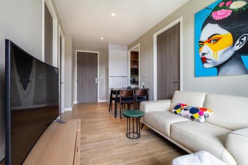 Diamond Condominium Bangtao Beach - Tap to explore photos