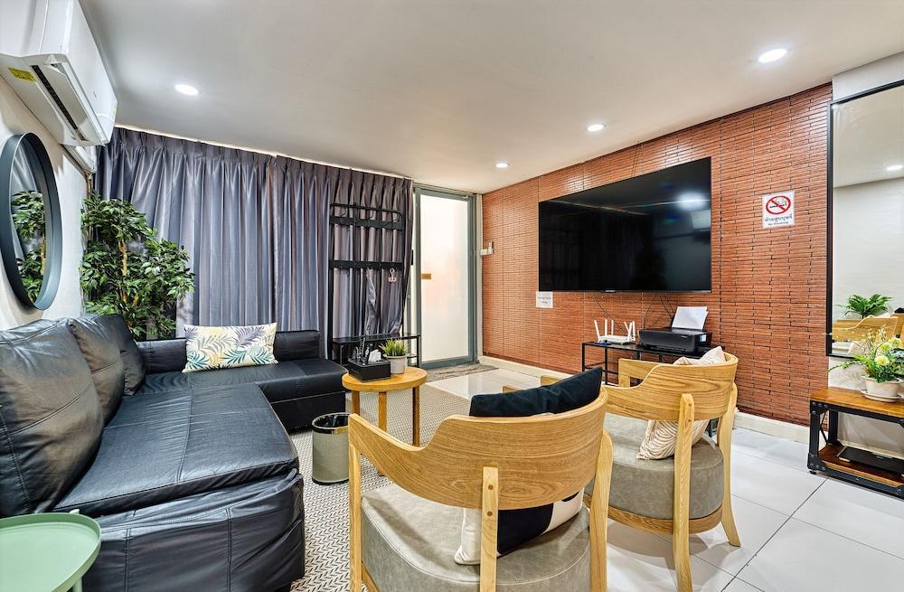 Bangkok Watergate Townhouse Room Type - Family Townhome