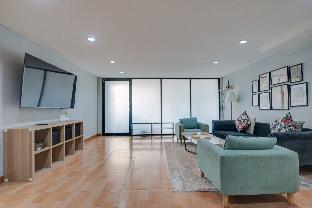 Bangkok Watergate Townhouse - Tap to explore photos